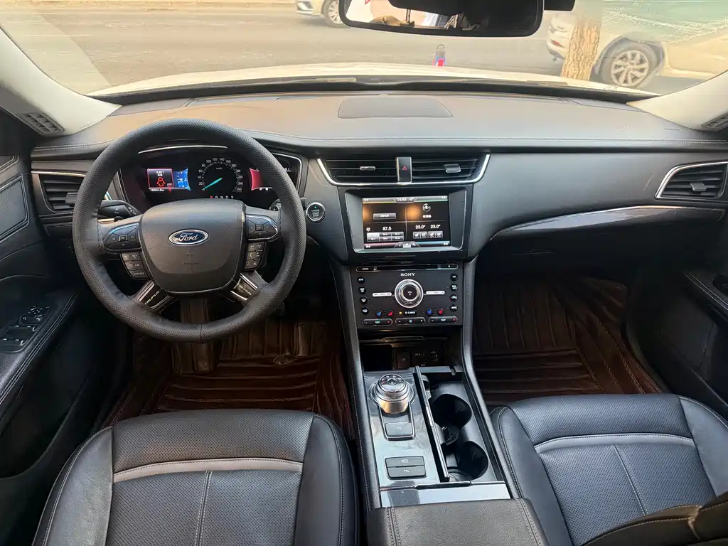 Taurus EcoBoost 245 Luxury