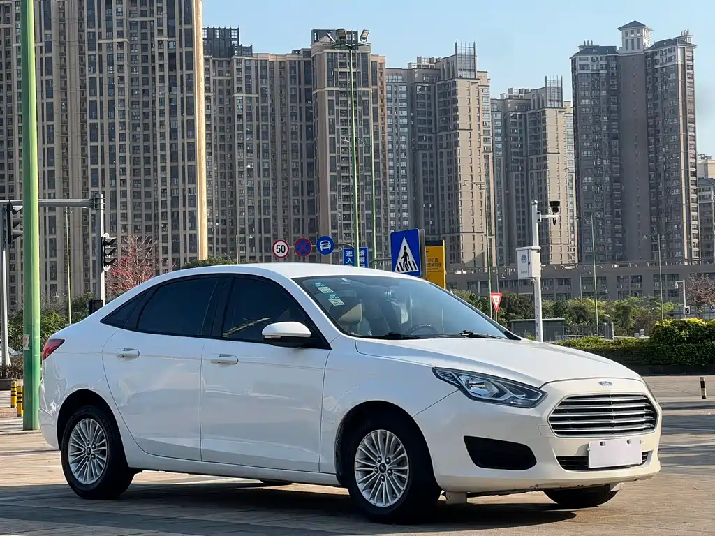Escort Facelift 1.5 L Auto Comfort