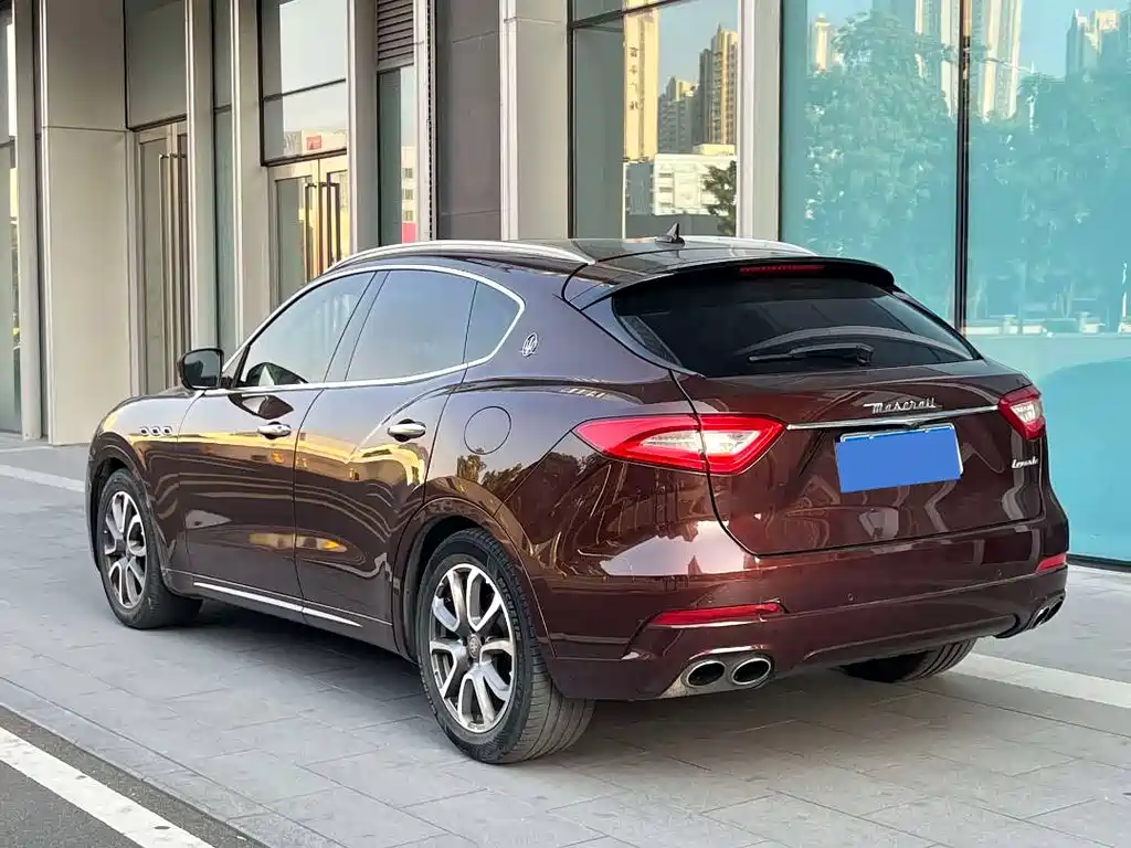 Levante 3.0 T Standard
