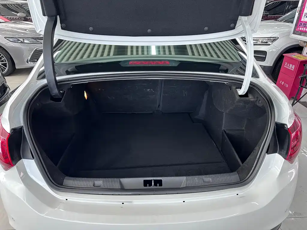 Citroen C4 L 1.2 T Auto Elite