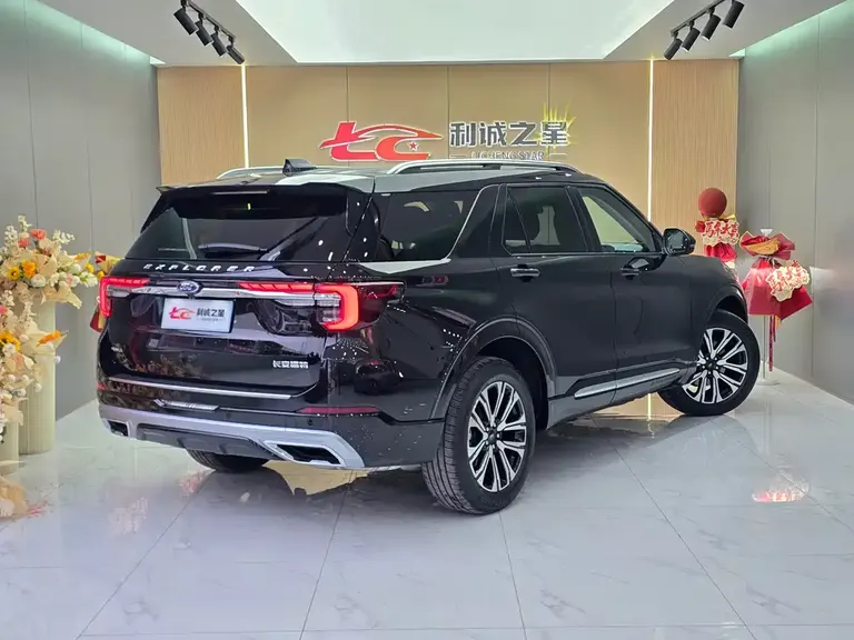 Ford Explorer 2.3 T EcoBoost 4 WD Titanium 6-seat