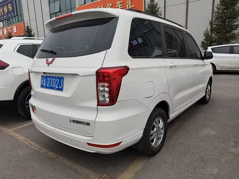 Wuling Hongguang Facelift 1.5 L S Comfort Electric Assist LAR