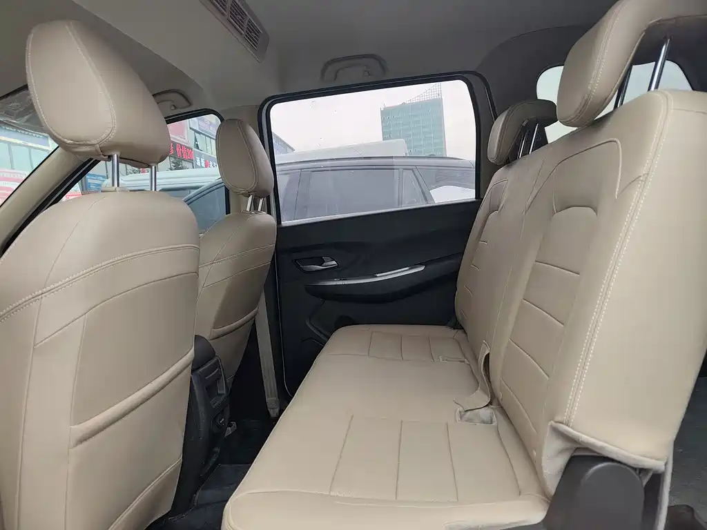 Wuling Hongguang Facelift 1.5 L S Comfort Electric Assist LAR