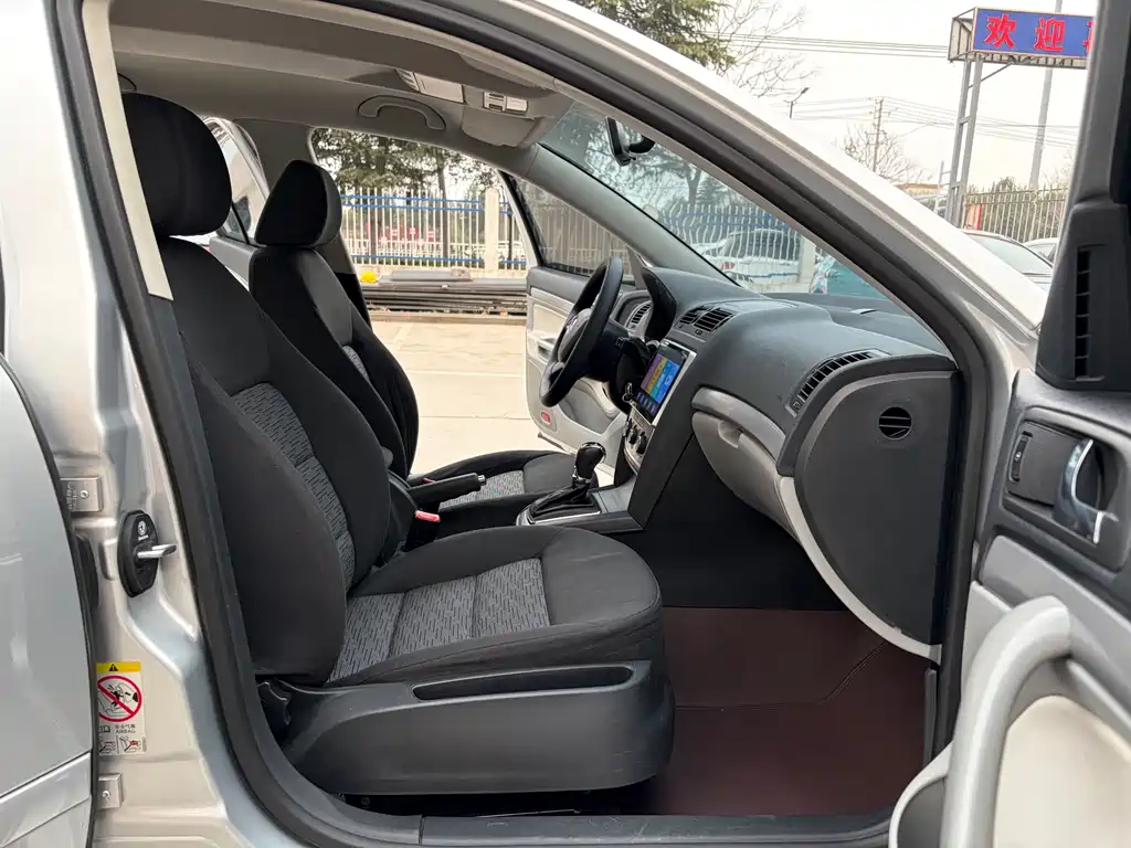 Octavia 1.6 L Auto Yijie
