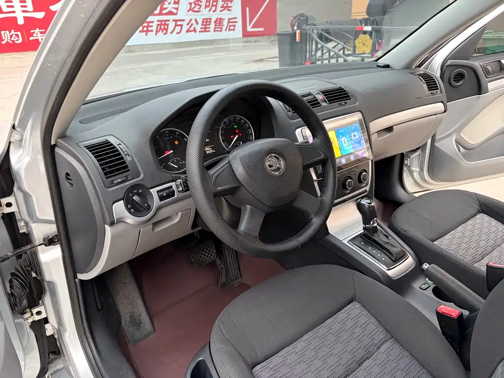 Octavia 1.6 L Auto Yijie