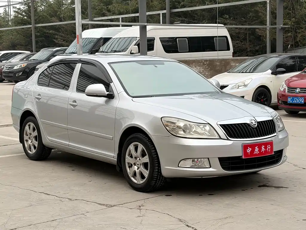 Octavia 1.6 L Auto Yijie