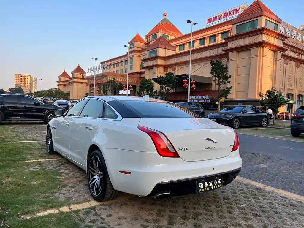 Jaguar XJ XJL 3.0 SC 2 WD Graceful Business