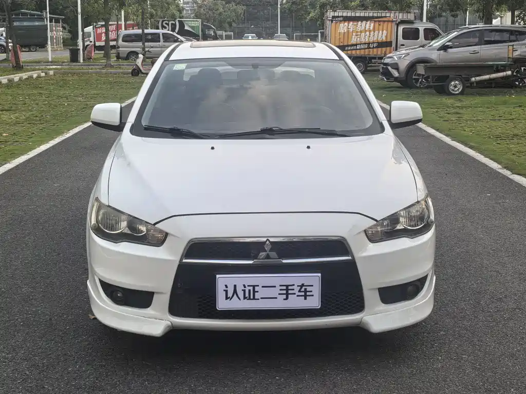 Lancer EX Zhishang 1.8 L CVT Luxury