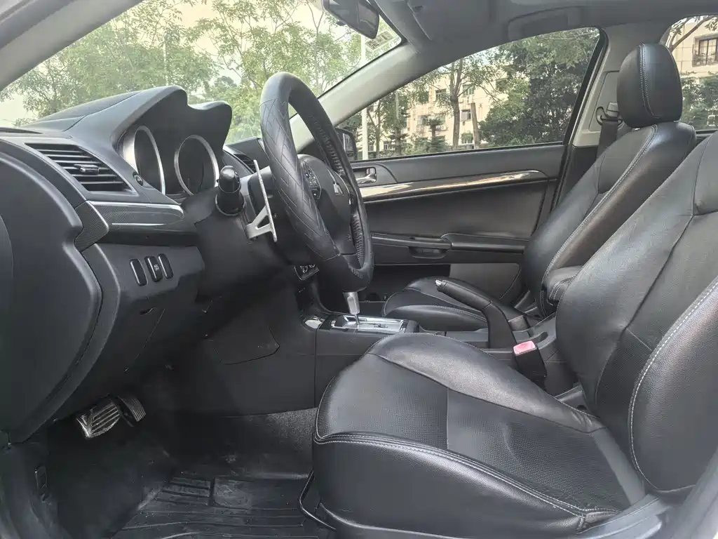 Lancer EX Zhishang 1.8 L CVT Luxury