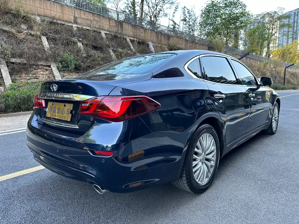 Infiniti Q70 Q70 L 2.0 T Joy