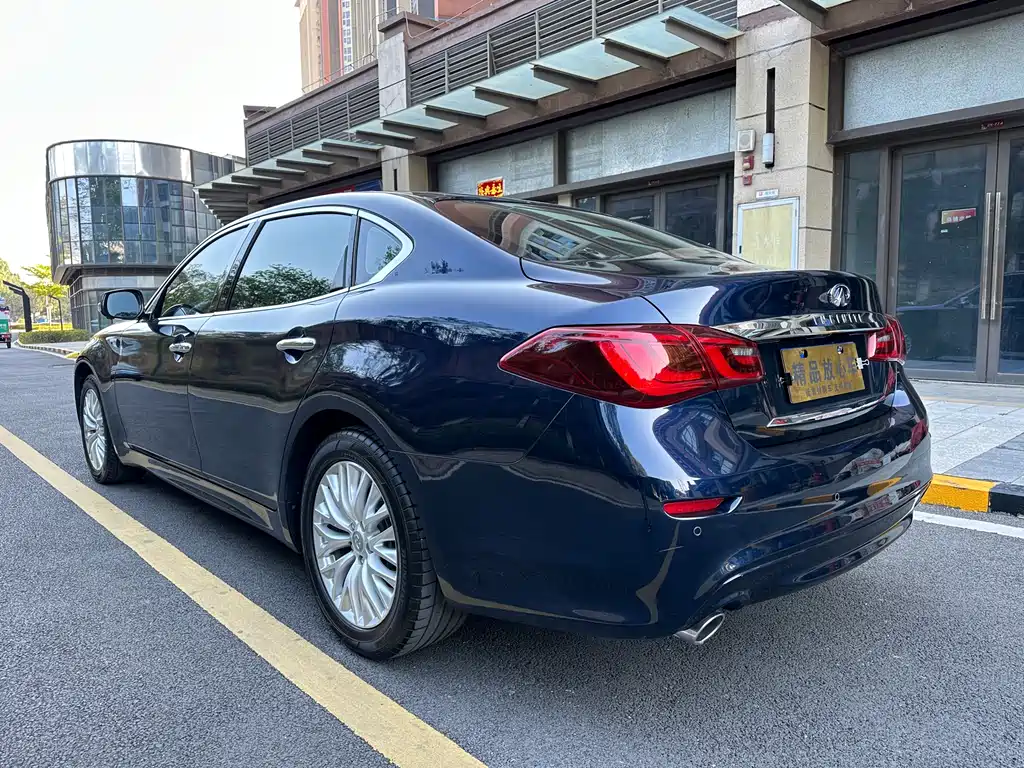Infiniti Q70 Q70 L 2.0 T Joy