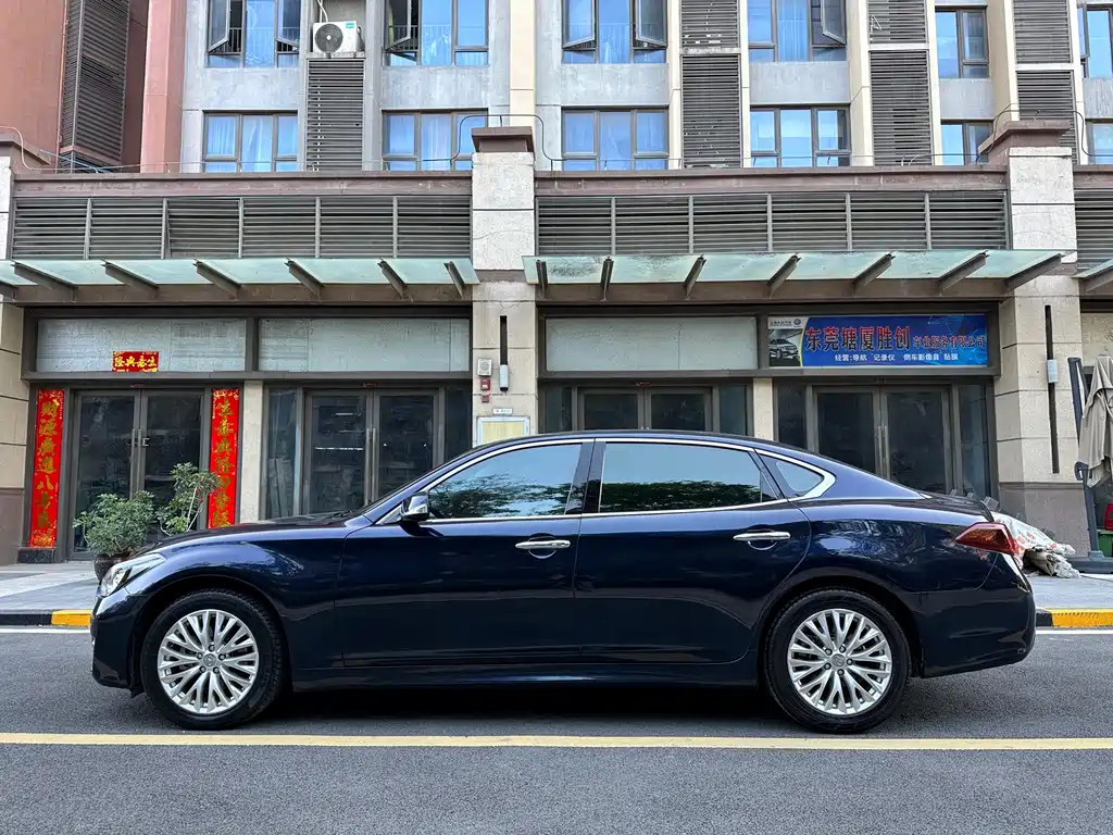Infiniti Q70 Q70 L 2.0 T Joy