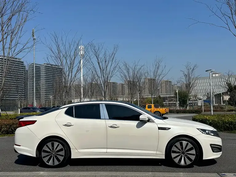 Kia K5 2.0 L Auto DLX Special Edition