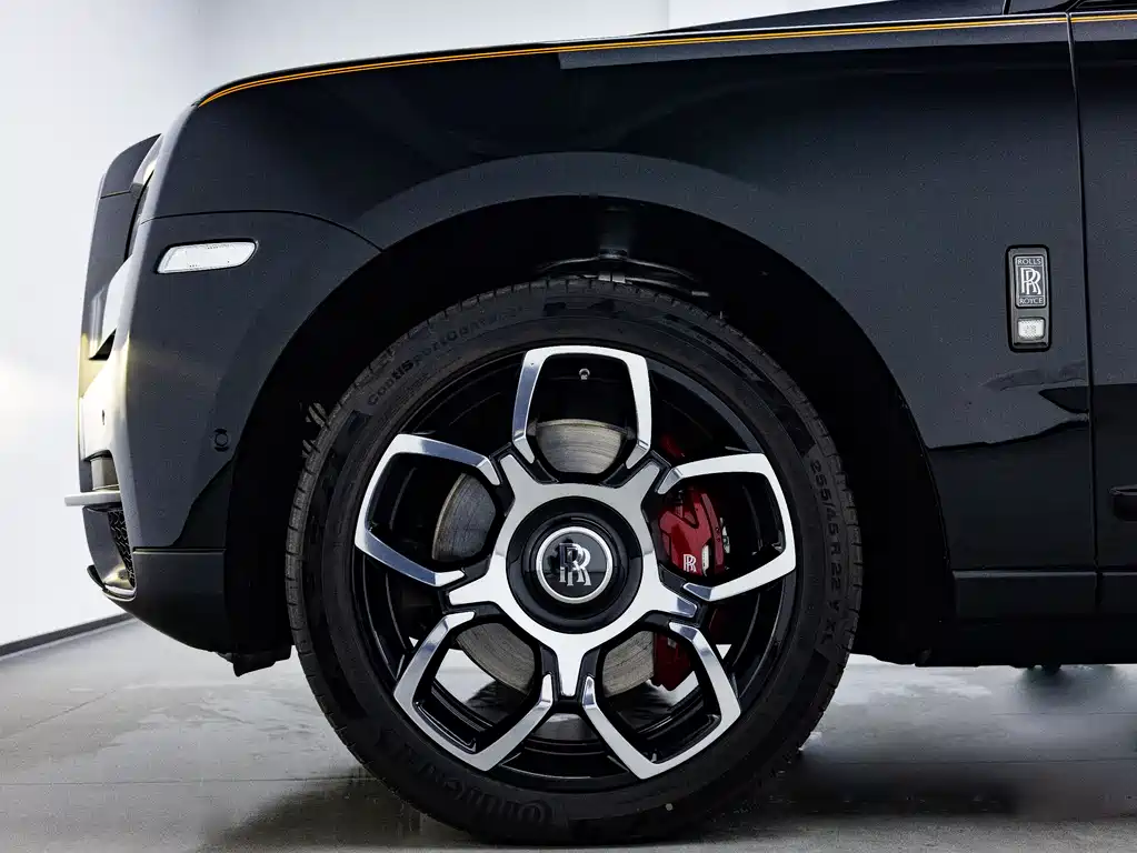 Cullinan Black Badge