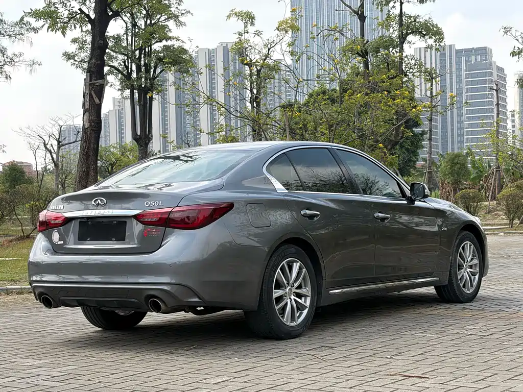 Infiniti Q50 L 2.0 T Comfort CN-VI
