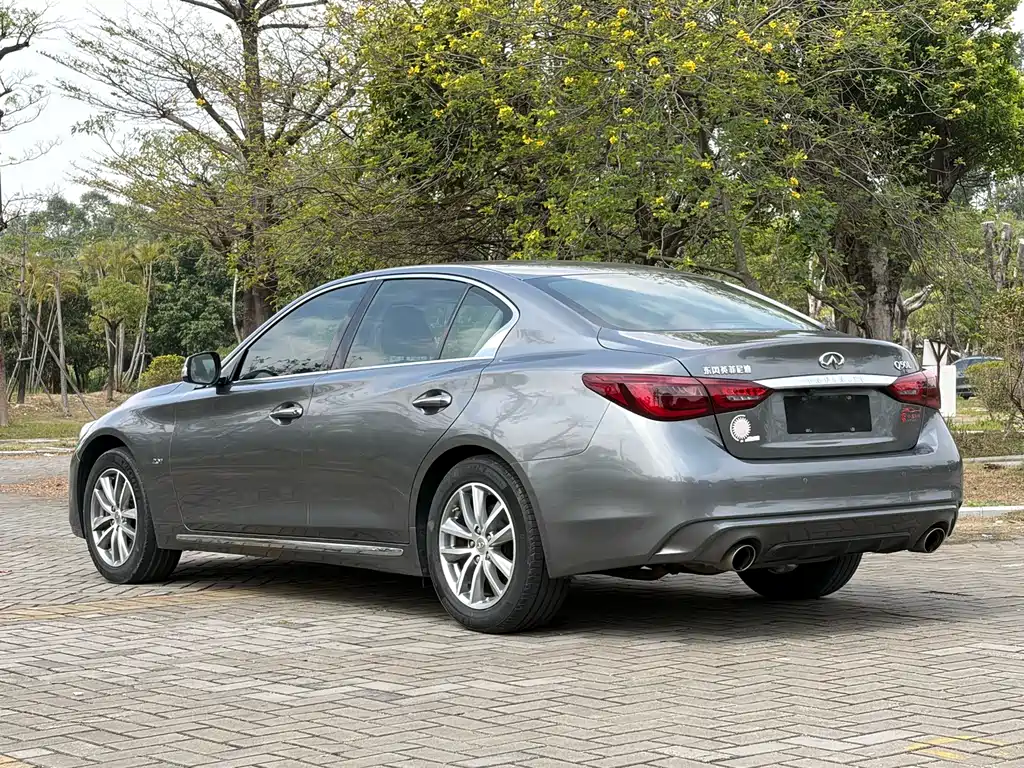 Infiniti Q50 L 2.0 T Comfort CN-VI