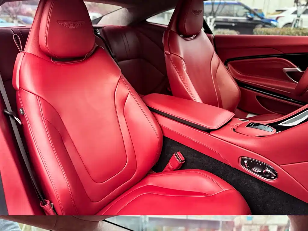 Aston Martin DB11 4.0 T V8 Coupe