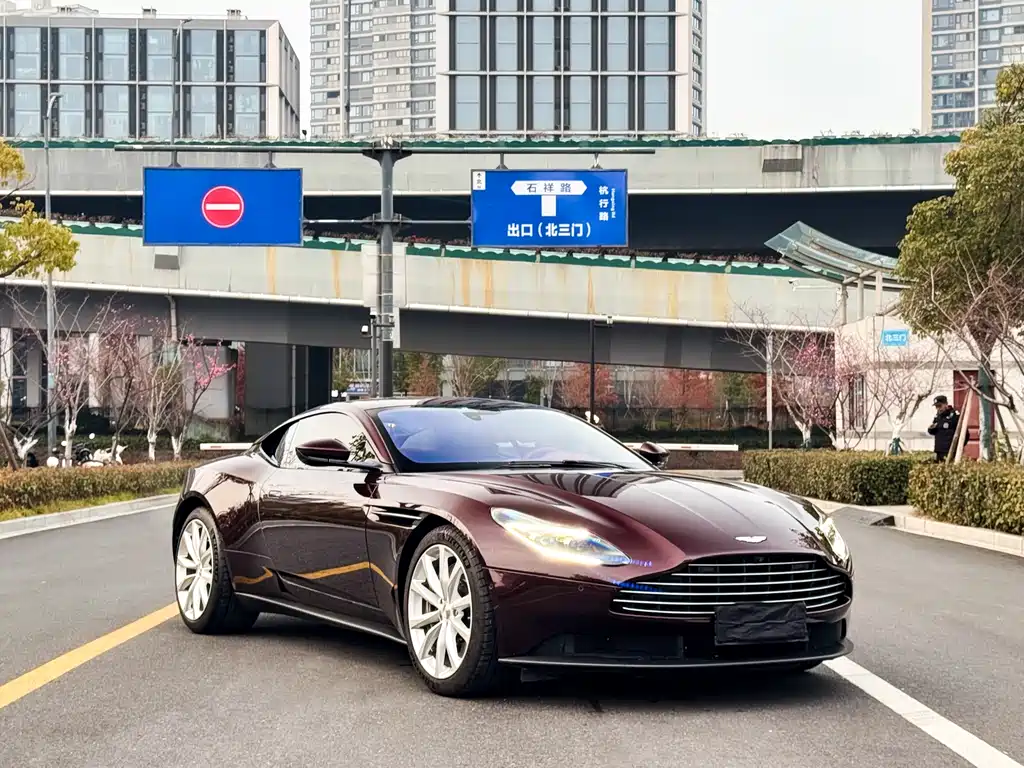 Aston Martin DB11 4.0 T V8 Coupe