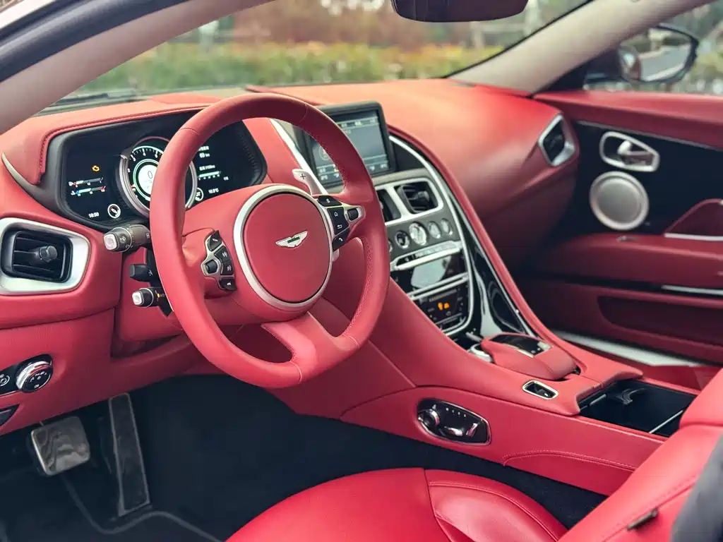 Aston Martin DB11 4.0 T V8 Coupe