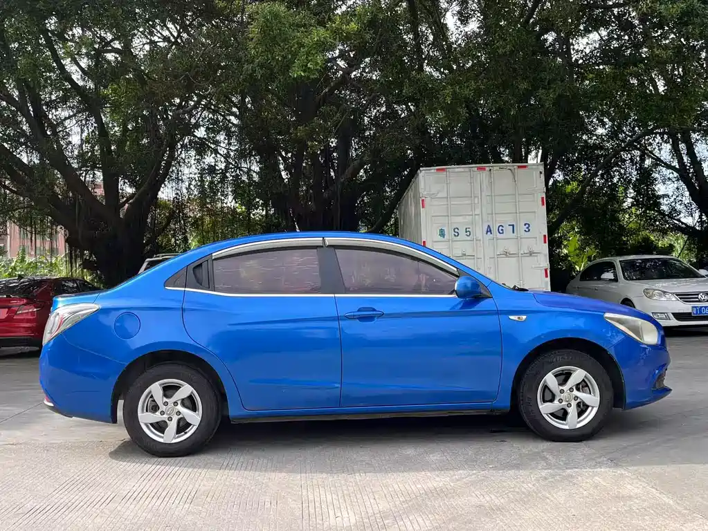 Trumpchi GA3 传祺GA3 2013款 1.6 L 手动豪华版