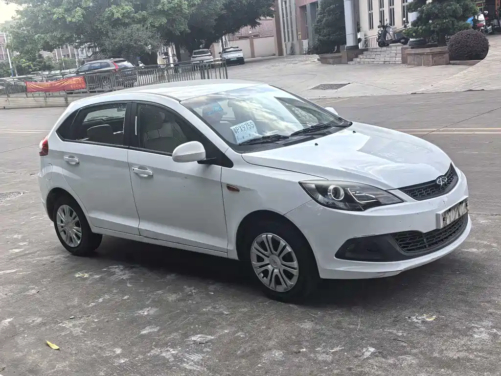 Fengyun 2 Hatchback 1.5 L Manual Sharp Intent