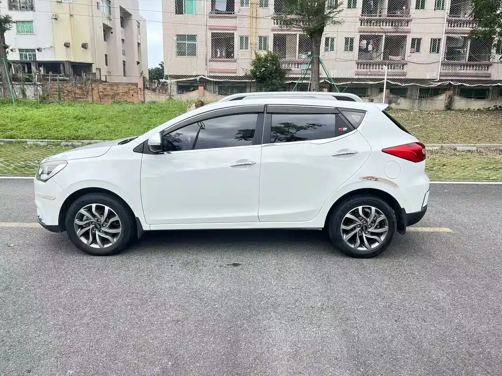 Refine S2 1.5 L CVT Luxury Smart