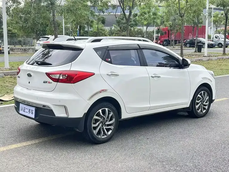 JAC Refine S2 1.5 L CVT Luxury Smart