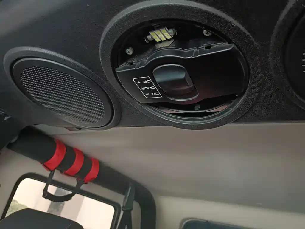 BAIC BJ40 北京越野BJ40 2016款 2.3 T 自动两驱尊贵版