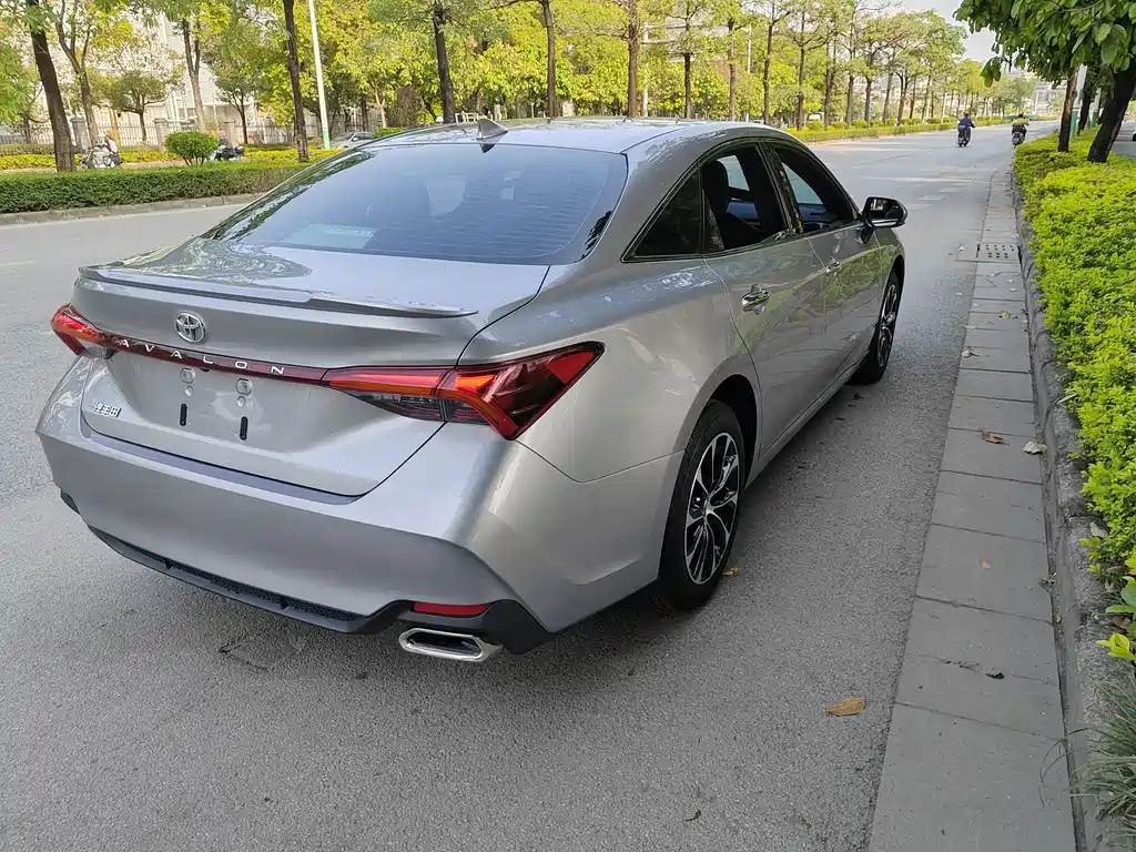 Avalon 2.5 L Luxury