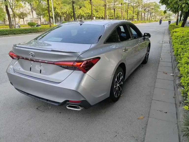 Toyota Avalon 2.5 L Luxury