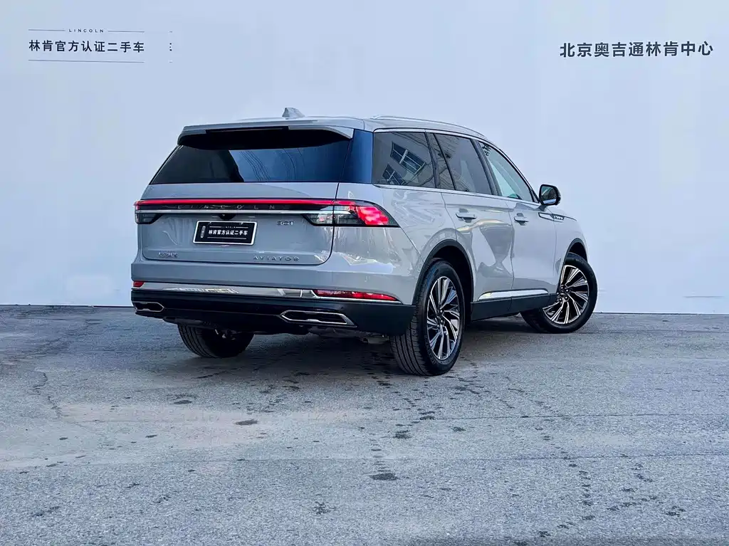 Aviator 3.0 T V6 4 WD Noble Elegant 6-seat