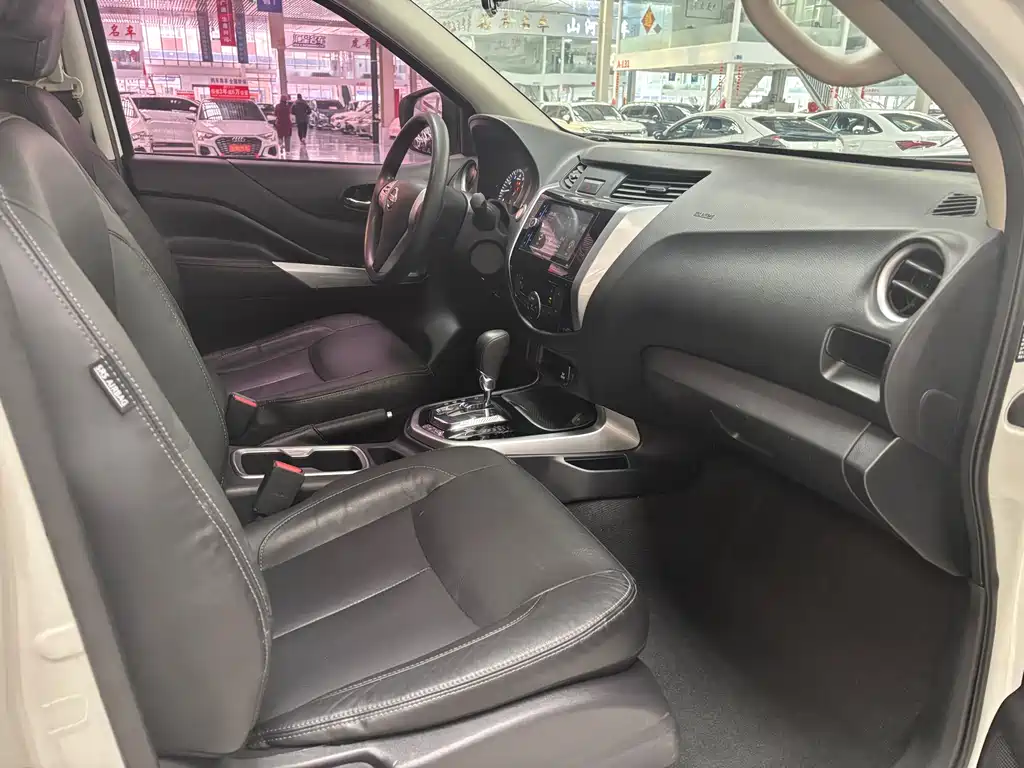 Terra 2.5 L Auto 2 WD Luxury