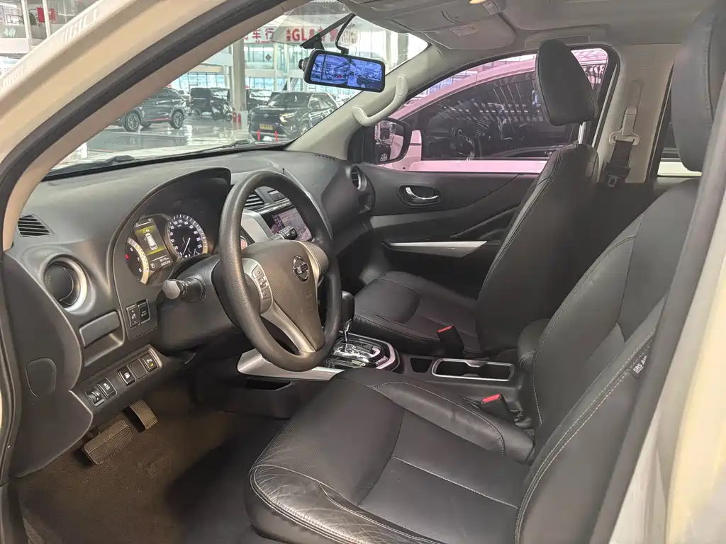 Terra 2.5 L Auto 2 WD Luxury
