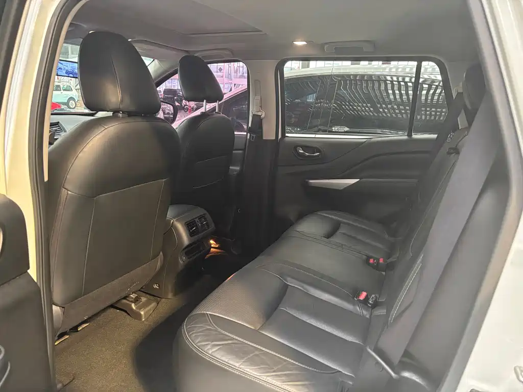 Terra 2.5 L Auto 2 WD Luxury