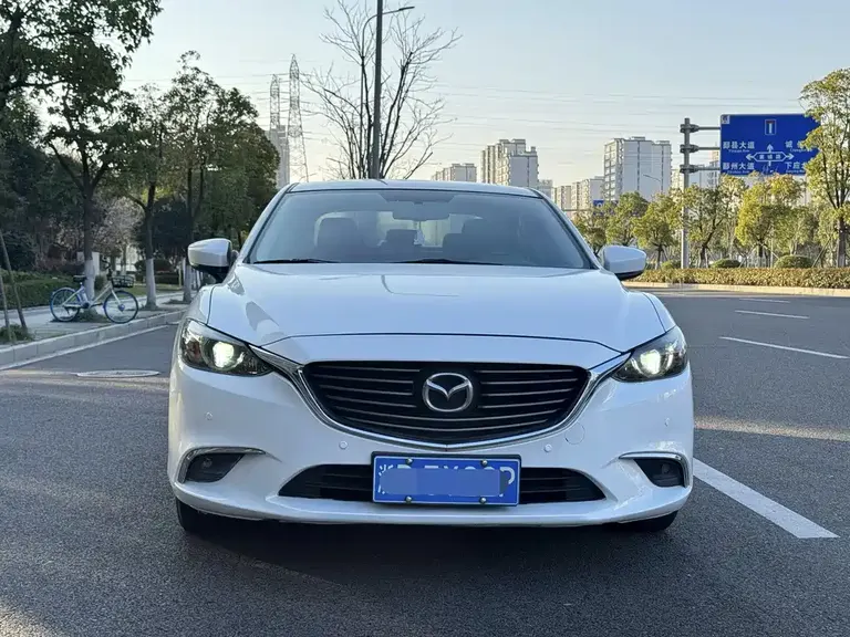 Mazda Atenza 2.0 L Blue Sky Luxury CN-V