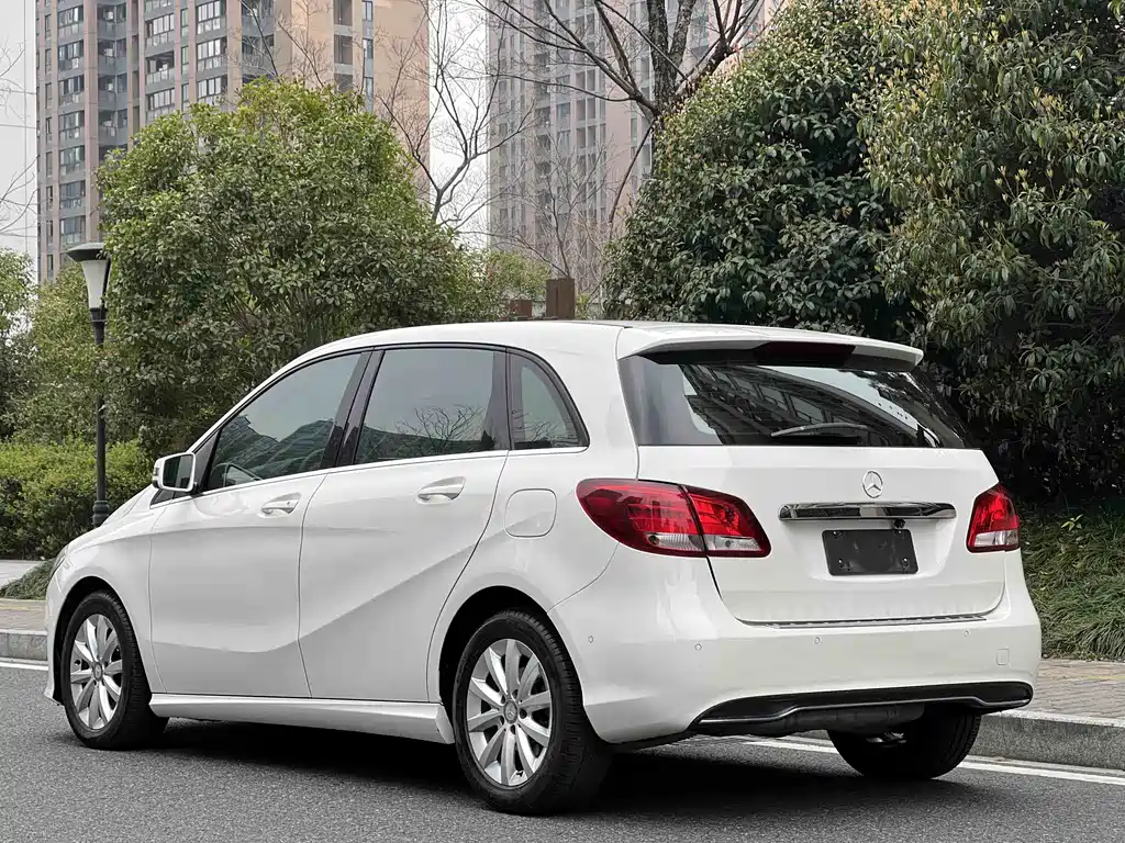 Mercedes-Benz B-Class B 180