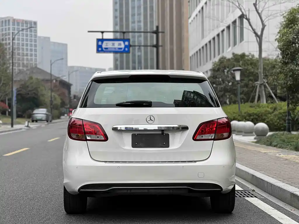 Mercedes-Benz B-Class B 180