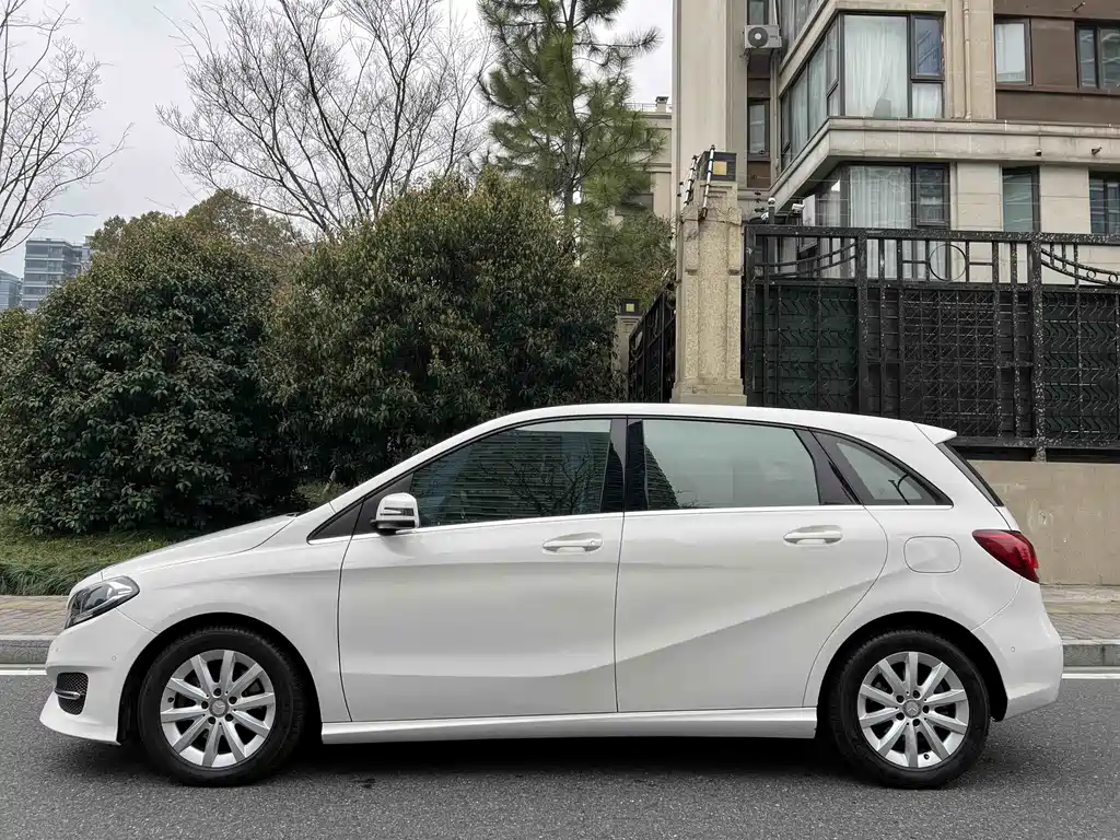 Mercedes-Benz B-Class B 180