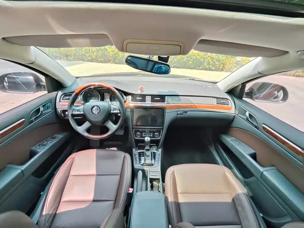 Superb 2.0 TSI DSG