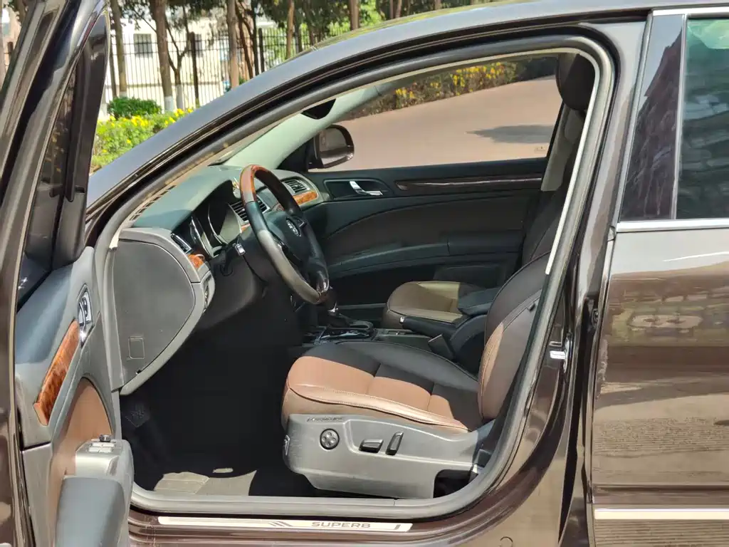 Superb 2.0 TSI DSG
