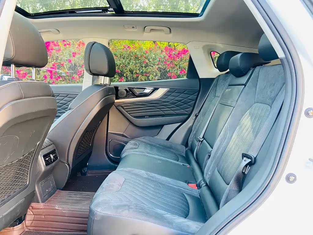 Hongqi HS5 Facelift 2.0 T Connected Flagship Enjoyment
