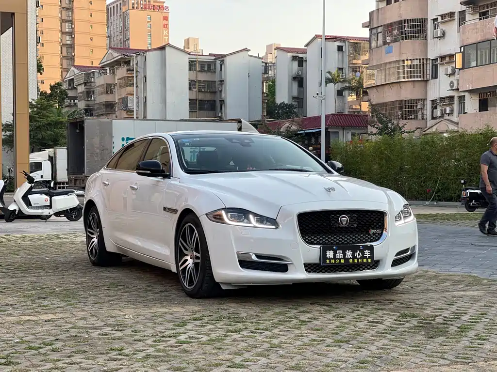 Jaguar XJ XJL 3.0 SC 2 WD Graceful Business