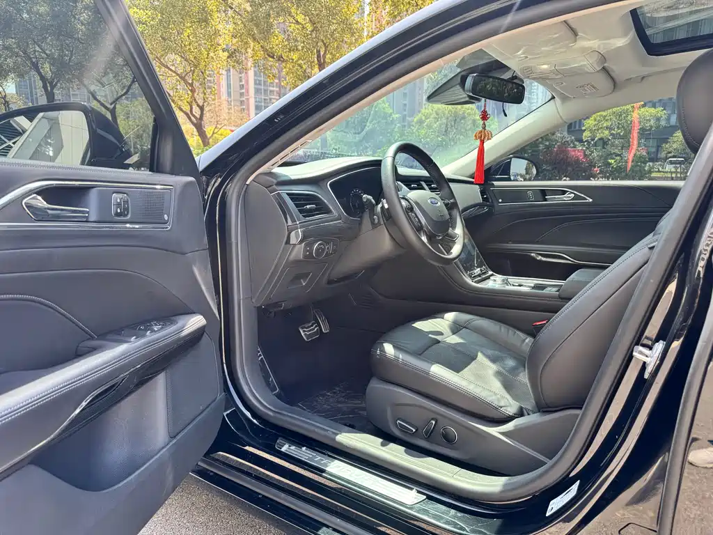 Taurus EcoBoost 245 Premium