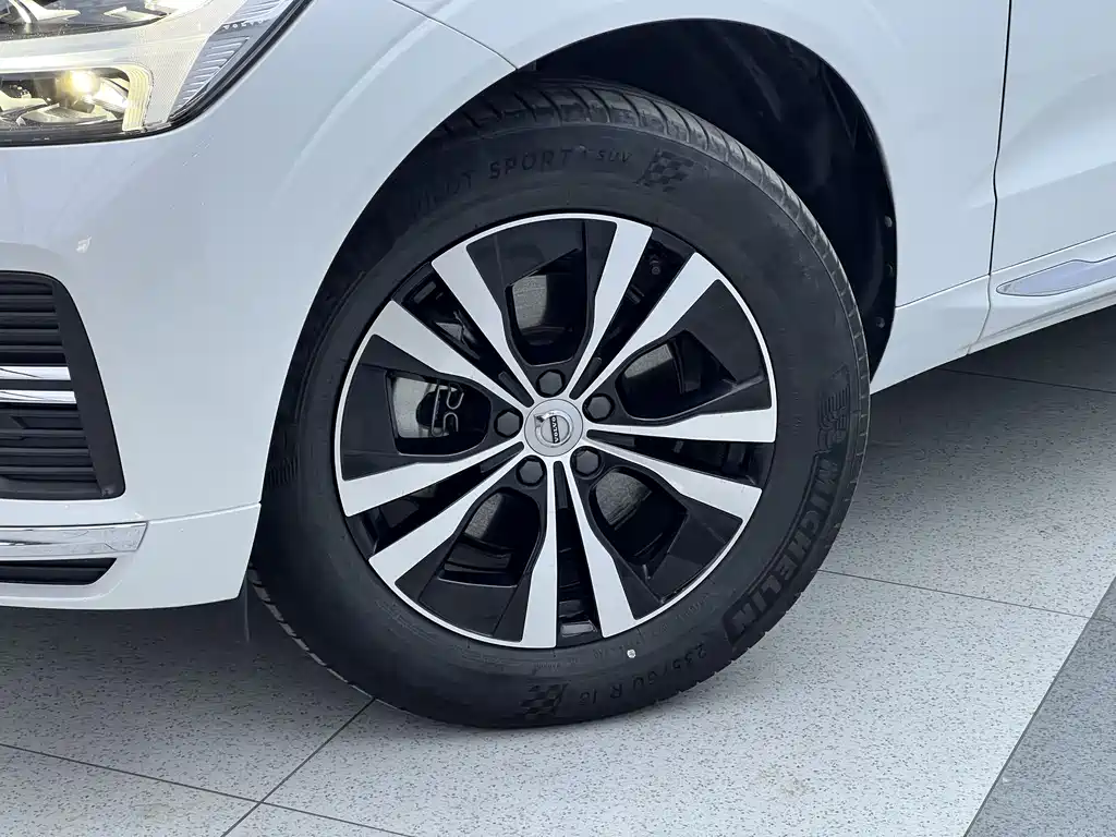 Volvo XC60 B5 4 WD Smart Ease Luxury