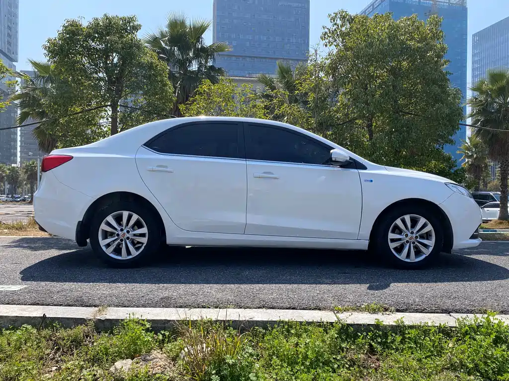 Roewe 360 1.5 L Auto Smart Screen