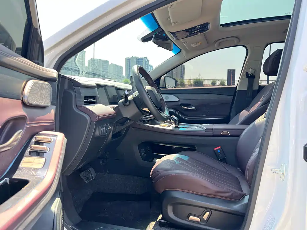 Jetour X90 PRO 1.6 T DCT Luxury 7-seat