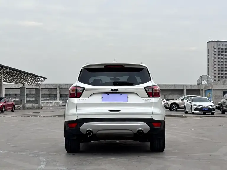 Ford Kuga EcoBoost 180 2 WD Fine Wing