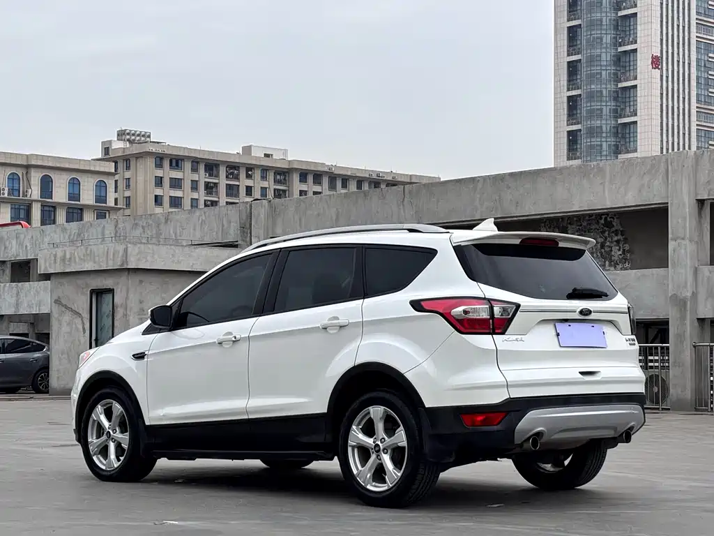 Kuga EcoBoost 180 2 WD Fine Wing