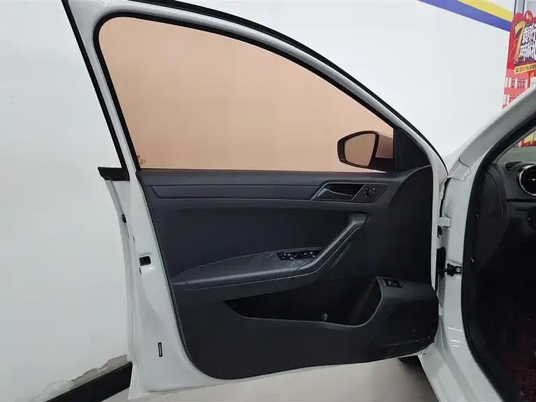 Volkswagen Jetta 1.5 L Manual Fashion