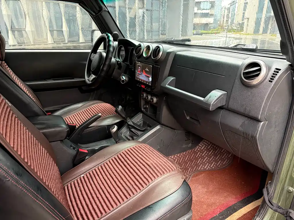 BAIC BJ40 2.4 L Manual Cross
